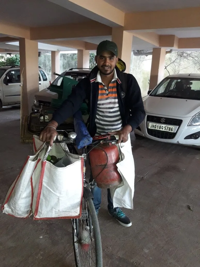 Free chai rounds through Ranchi by cycle in the early days